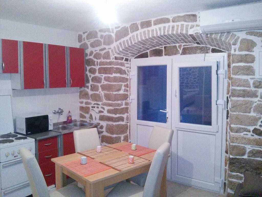 Holiday House Popovic Sucuraj Ngoại thất bức ảnh