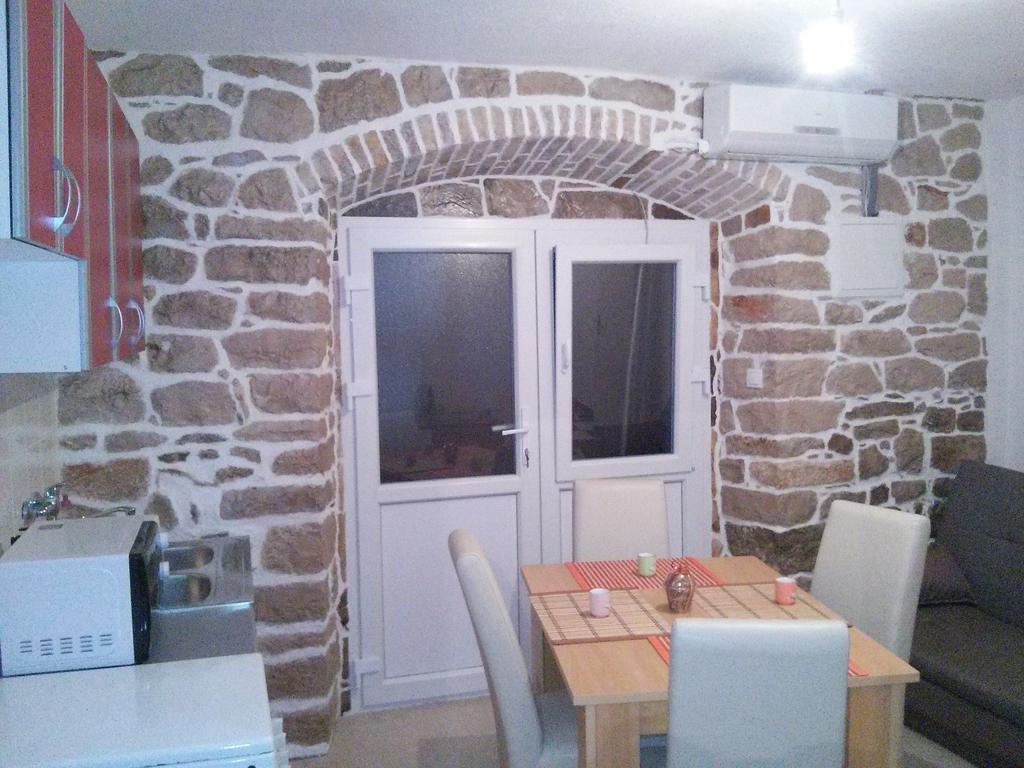 Holiday House Popovic Sucuraj Ngoại thất bức ảnh
